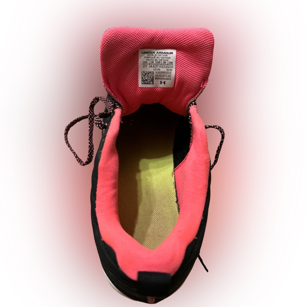 Under Armour Kids 5Y  Black and Pink Cleats - Picture 7 of 13
